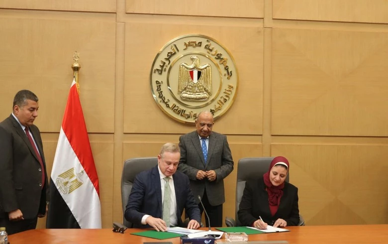 image de la signature du PPA entre l'egypte et ACWA Power pour le parc éolien en Egypte