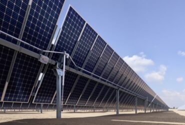 image du coté arrière de panneaux solaire