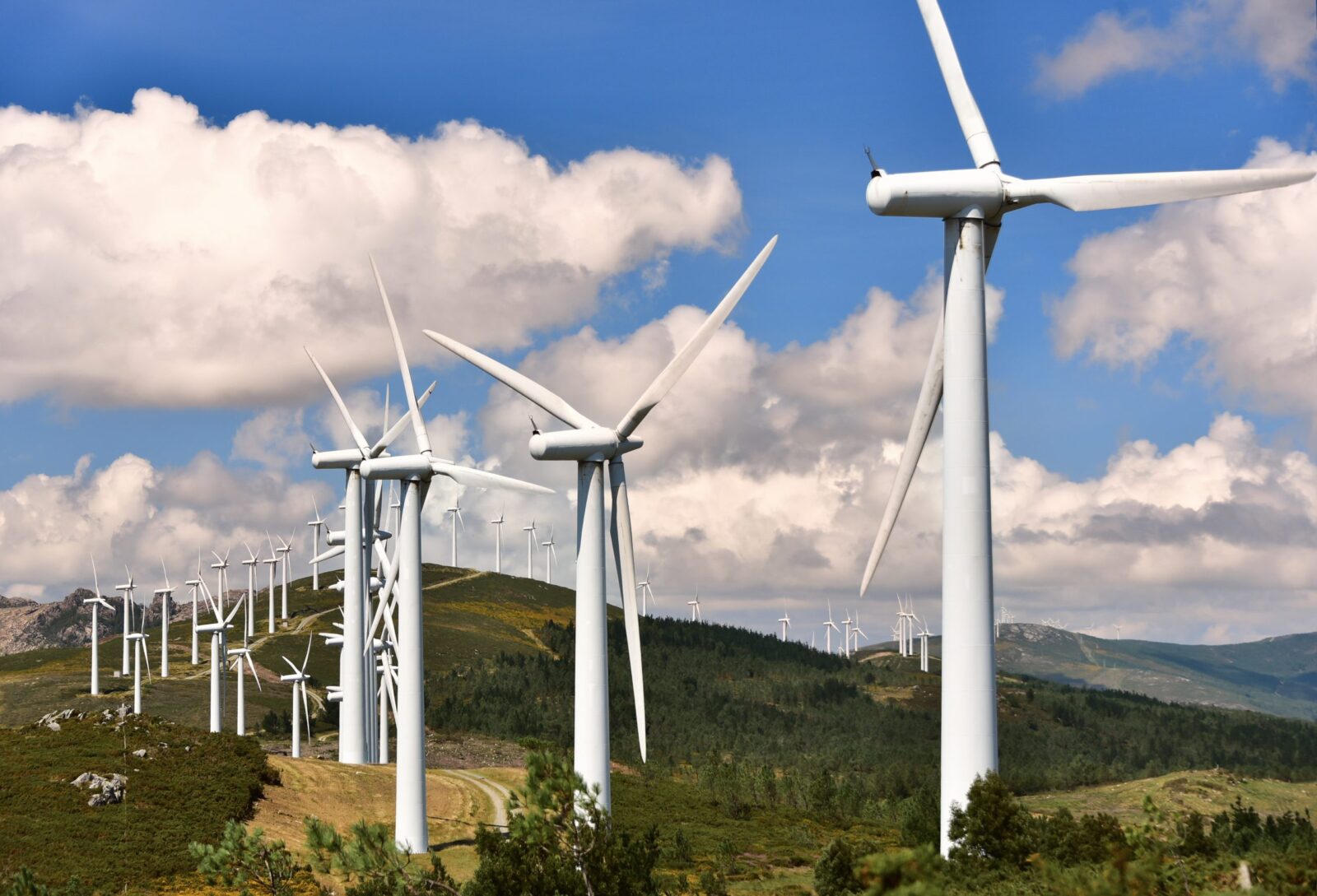 image représentative de projet éolien + BESS