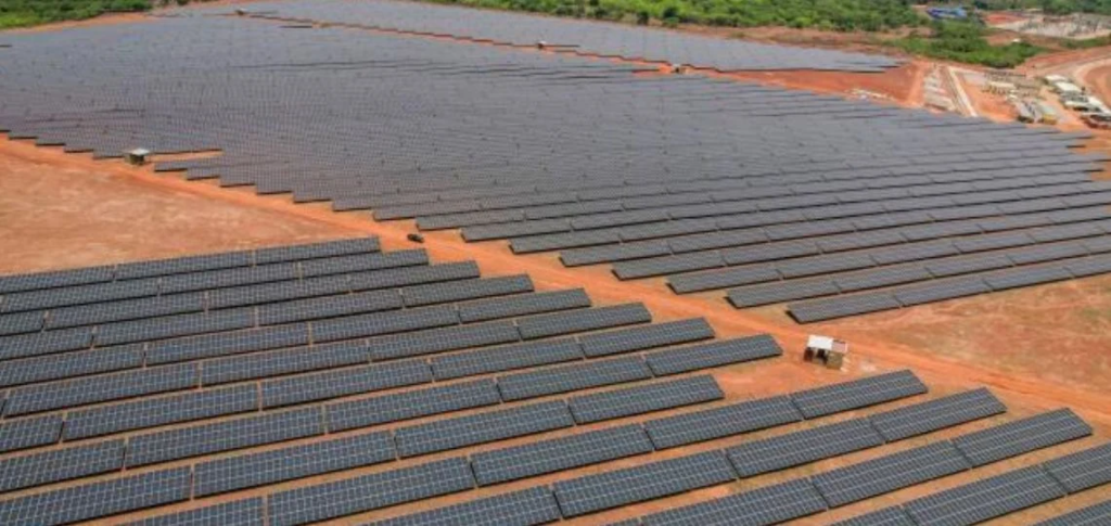 image de centrale solaire pour le financial close solaire au cote d'ivoire