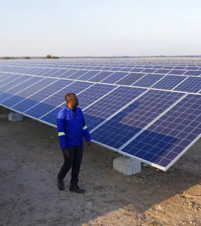 image representative de centrale solaire noor Tchad