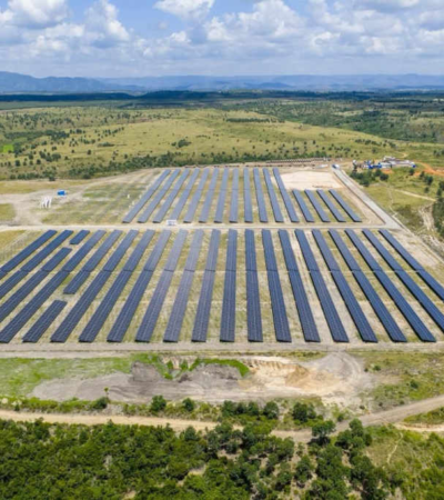 image aérienne de la centrale solaire de Moramanga au Madagascar