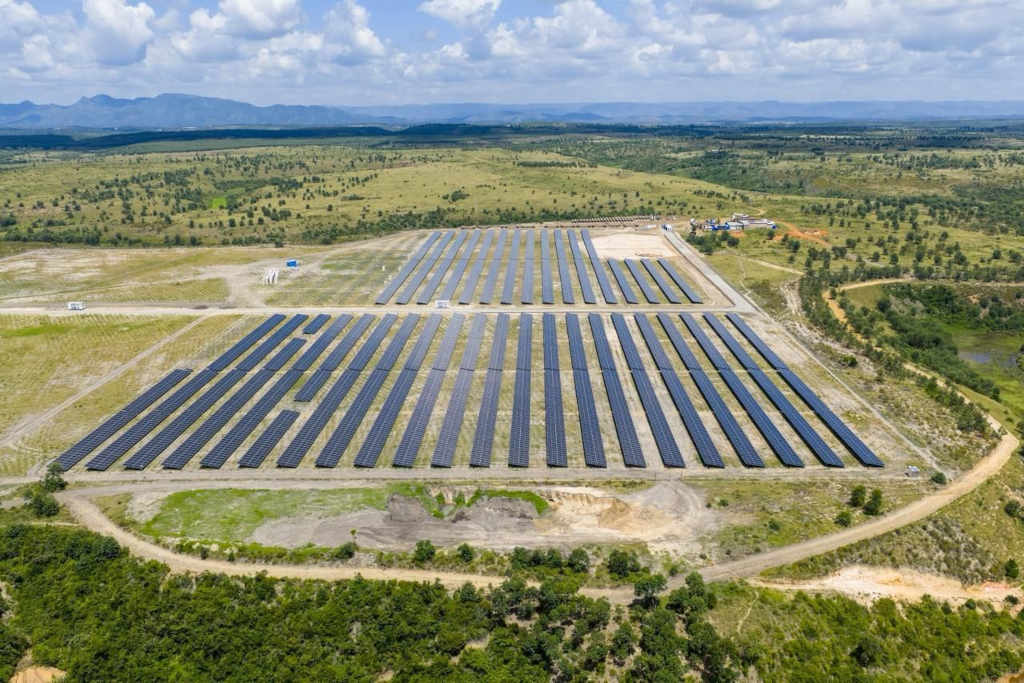 image aérienne de la centrale solaire de Moramanga au Madagascar